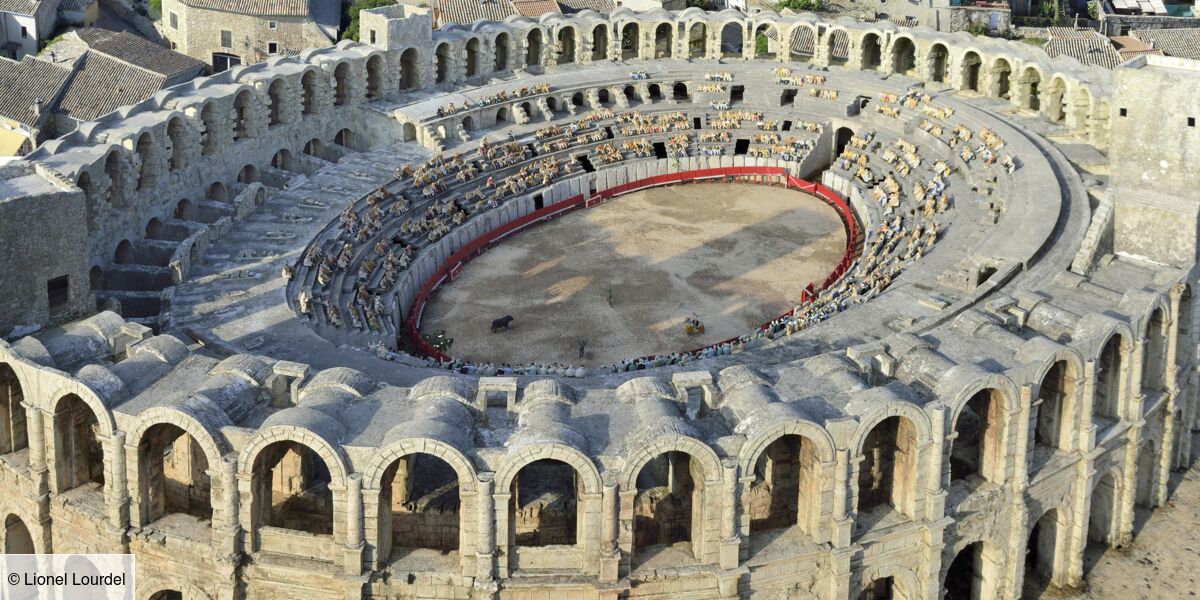 Histoire les Arènes Arles  - Arles