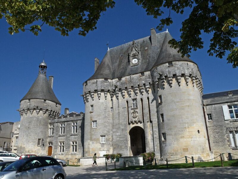 Histoire Château de Jonzac  - Château de Jonzac