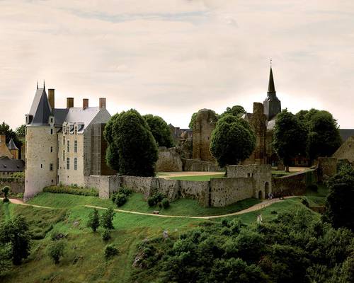Histoire Le château de Saint-Céneri-le-Gérei  - Le château de Saint-Céneri-le-Gérei