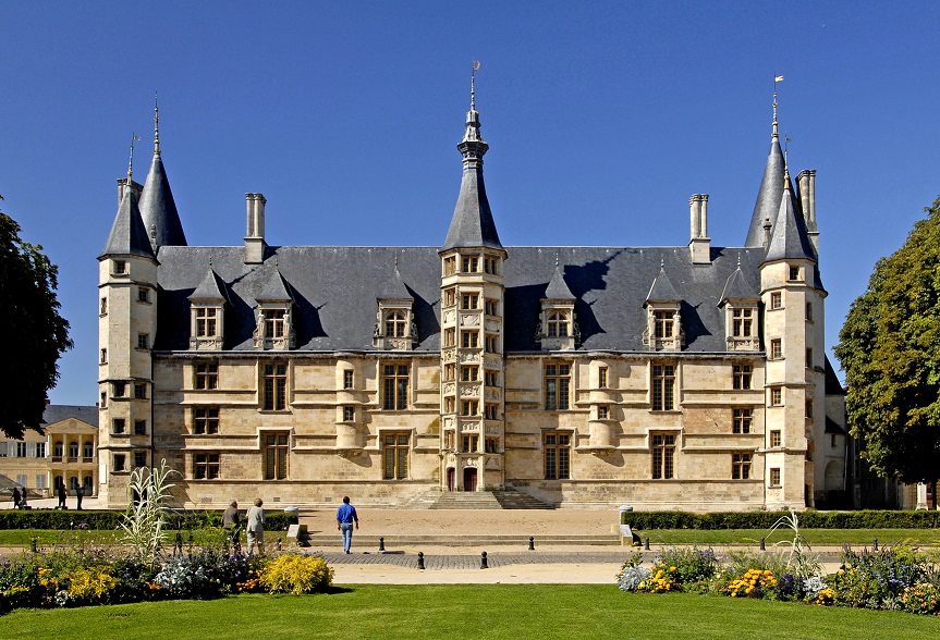 Histoire Palais ducal de Nevers  - Palais ducal de Nevers