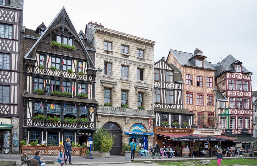 Visit the surroundings Old market square, Rouen