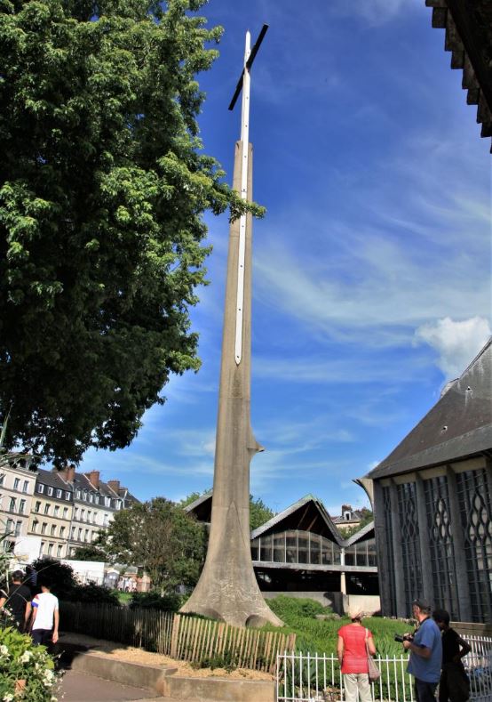 Visit the surroundings The Joan of Arc Memorial Cross 