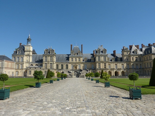  Fontainebleau La cours des Adieux