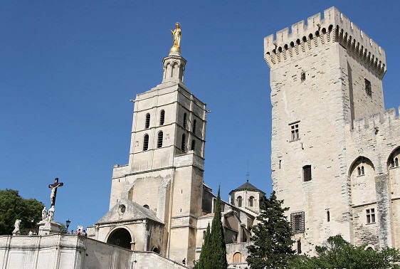 Посетите окрестности Cathédrale d Avignon