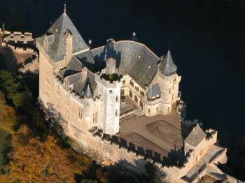  Le château de Montfort-l'Amaury